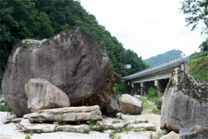 河仙岩 河仙岩