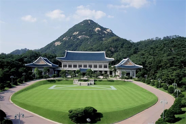青瓦台封面 青瓦台封面