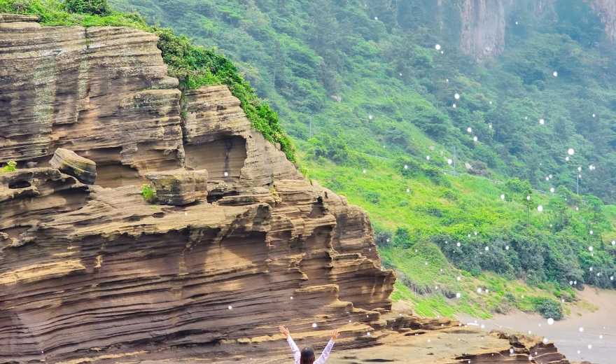 济州海岸线自然观光一日游攻略｜承包整片果冻海与火山奇景